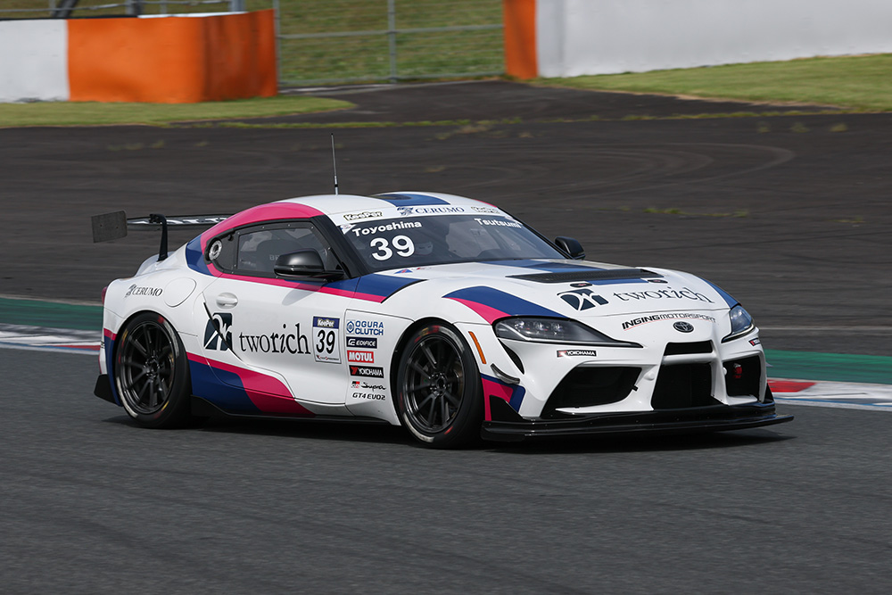 写真:GR Supra GT4 写真:GR Supra GT4